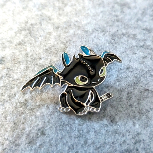 Baby Black Dragon Pin - Picture 1 of 3